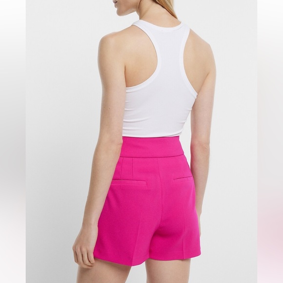 Stylist Super High Waisted Pleated Tailored Shorts - Picture 4 of 7